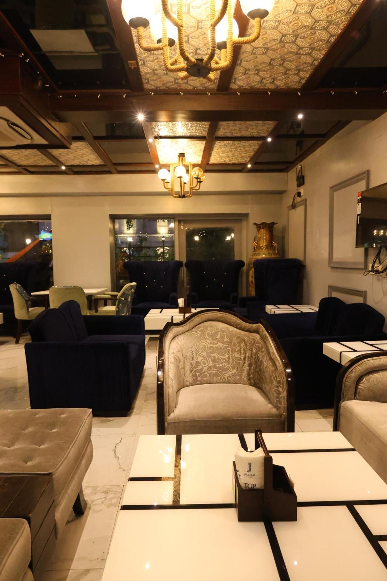 Golden Parkk Hotel Kolkata Exterior photo